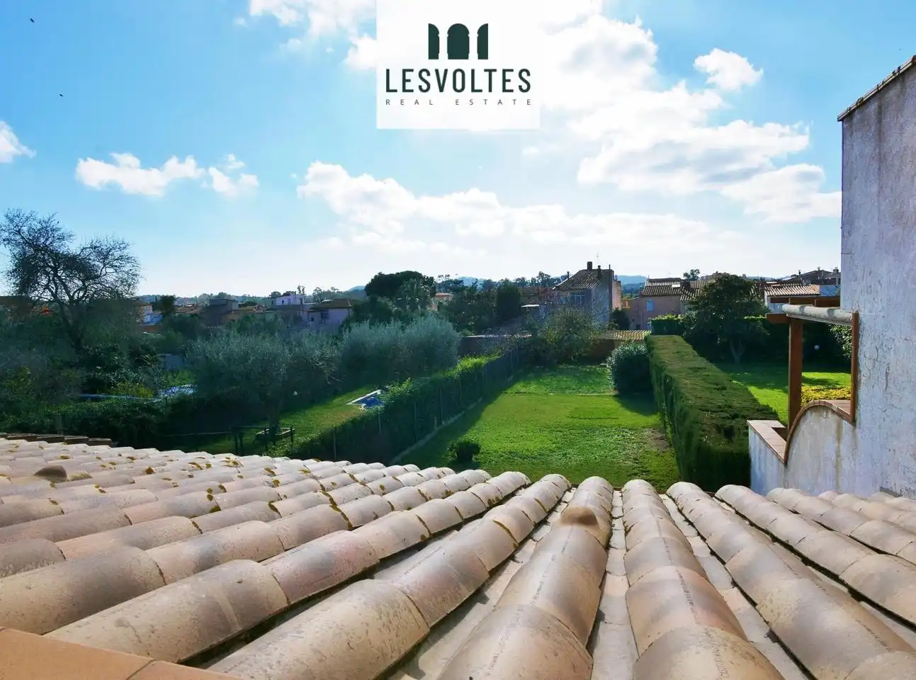 Außenansicht von Einfamilien-Reihenhaus zum Verkauf in Palafrugell mit Heizung, Privatgarten und Terrasse