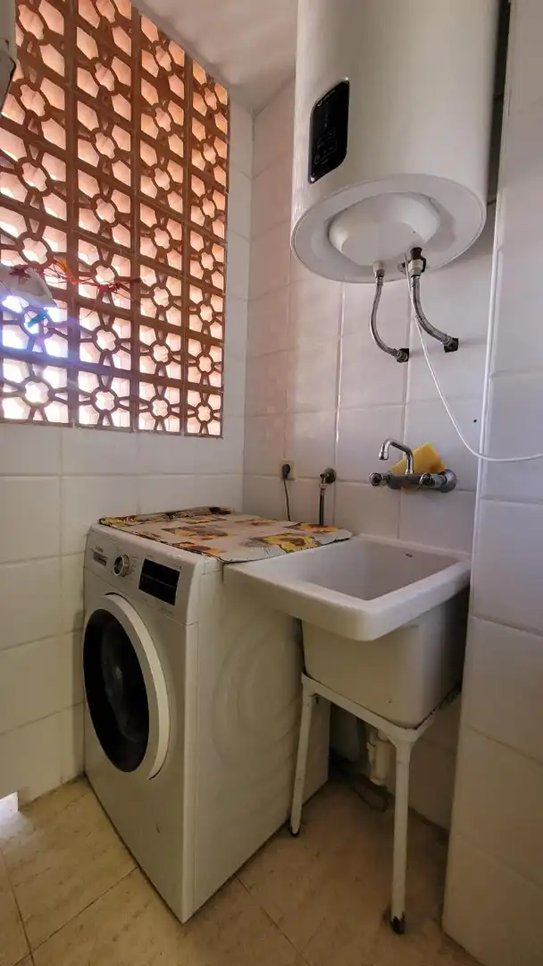 Badezimmer von Dachboden zum Verkauf in L'Alfàs del Pi mit Klimaanlage, Terrasse und Möbliert