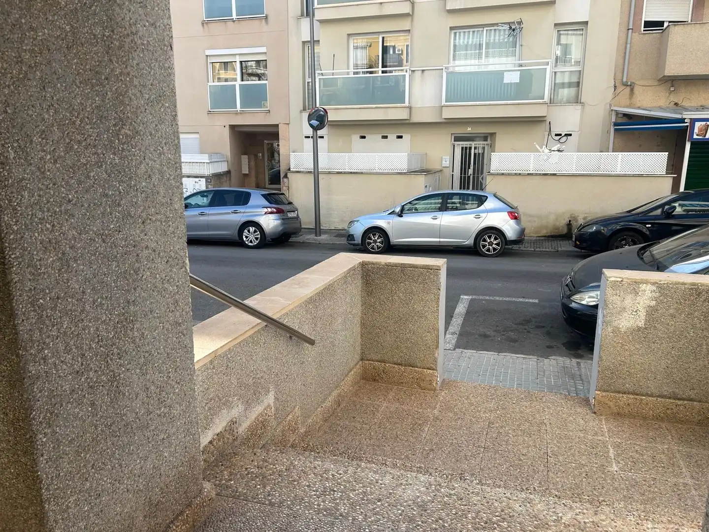 Außenansicht von Wohnung zum Verkauf in  Palma de Mallorca mit Klimaanlage, Terrasse und Abstellraum