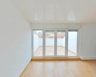 Bedroom of Flat for sale in  Madrid Capital  with Terrace and Oven