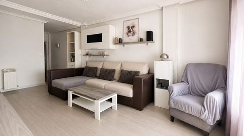 Photo 2 of Flat for sale in Reyes, Parla