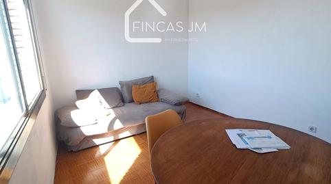 Foto 2 de Piso de alquiler en Conca de Tremp, El Carmel, Barcelona