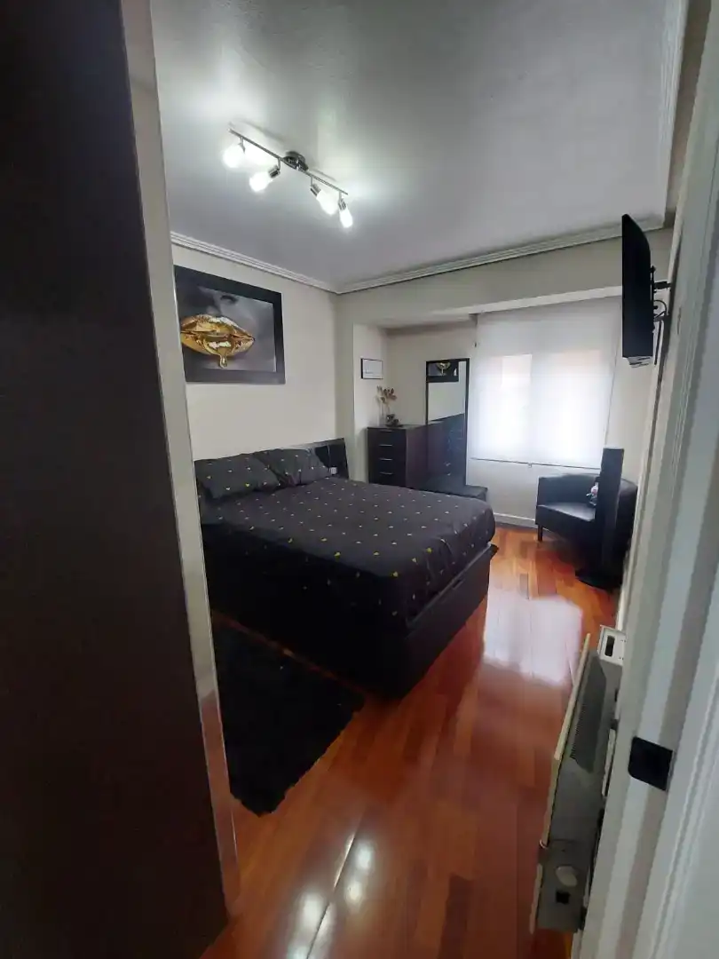 Schlafzimmer von Wohnung zum Verkauf in Gijón 