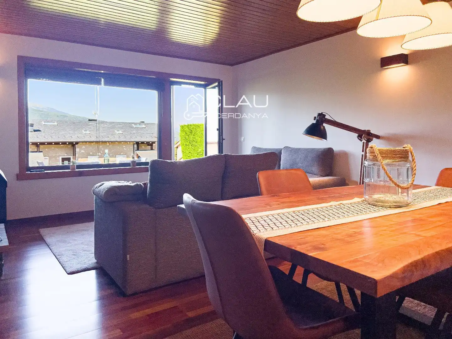 Sala de estar de Piso de alquiler en Osséja con Calefacción, Jardín privado y Parquet