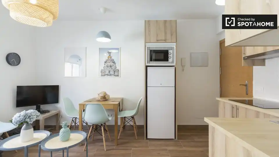 Kitchen of Flat for rent in Madrid  with Air Conditioner, Heating and Furnished