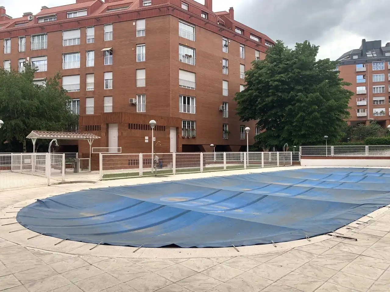 Schwimmbecken von Dachboden zur Miete in Madrid mit Klimaanlage, Heizung und Möbliert