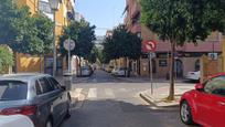 Vista exterior de Casa o xalet en venda en  Sevilla Capital amb Terrassa i Balcó