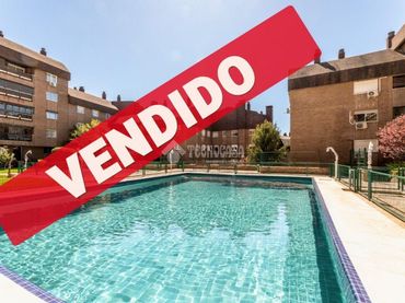 Piso con balcón en venta en Rozas Centro