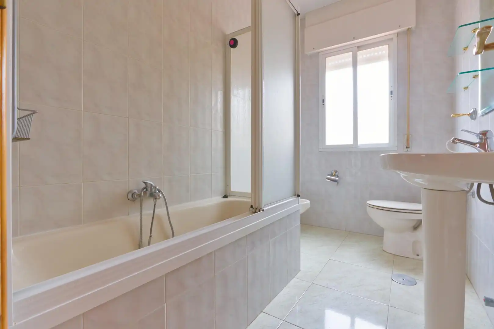 Bathroom of Detached homes for sale in Cúllar Vega  with Heating and Storage room