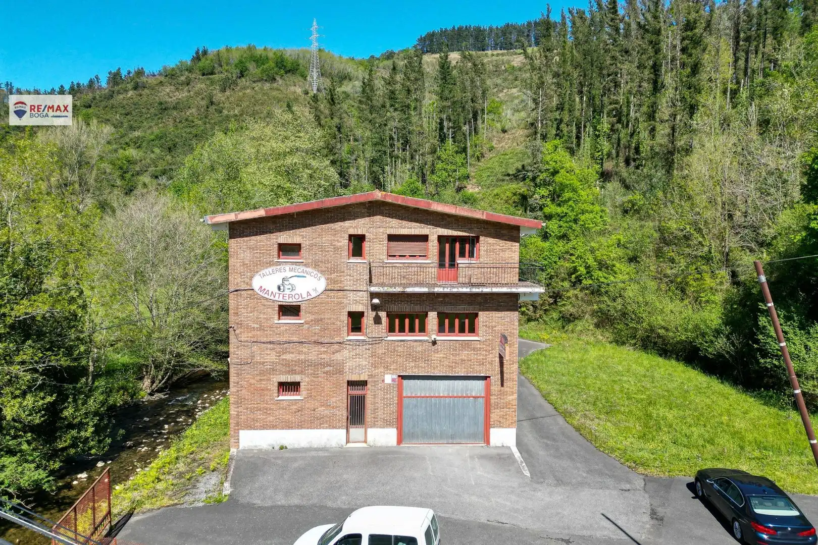 Vista exterior de Nau industrial en venda en Aia amb Calefacció