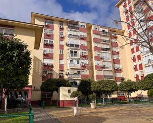 Exterior view of Flat for sale in  Sevilla Capital  with Air Conditioner and Terrace