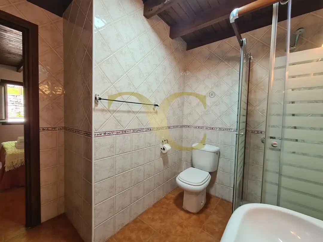Bany de Casa o xalet en venda en Peñamellera Alta amb Calefacció, Jardí privat i Terrassa