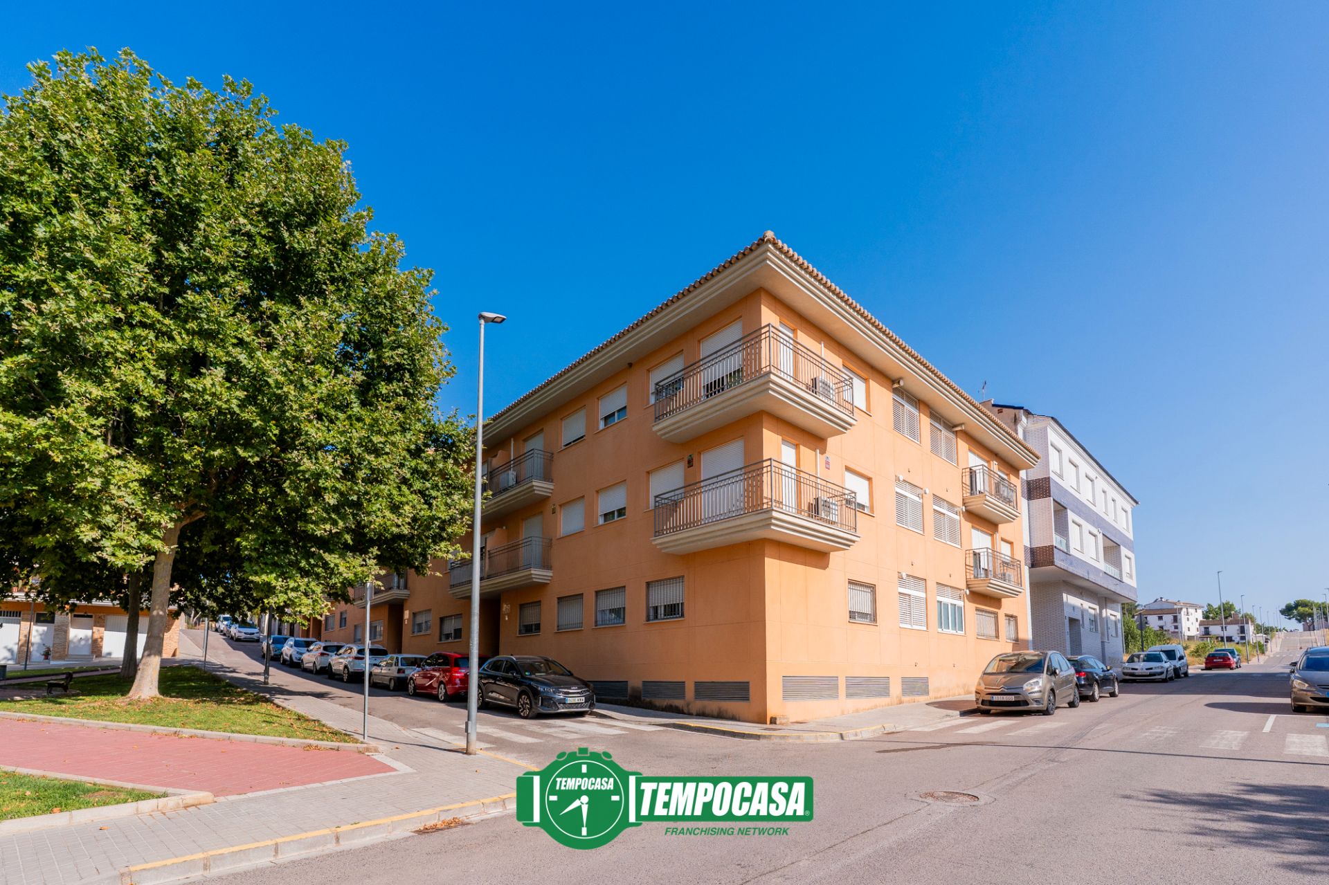 Exterior view of Apartment for sale in Soneja  with Air Conditioner, Storage room and Furnished