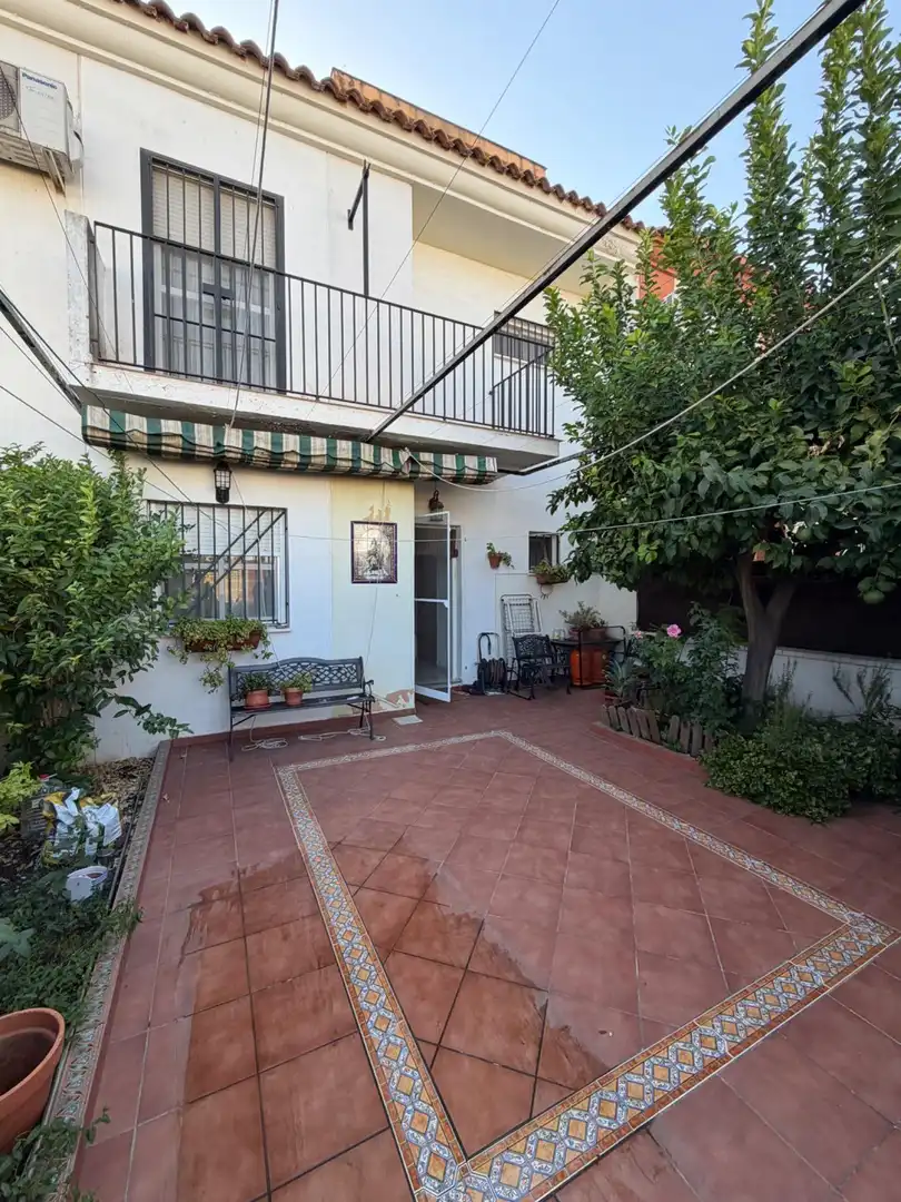 Jardí de Casa adosada en venda en Bollullos de la Mitación