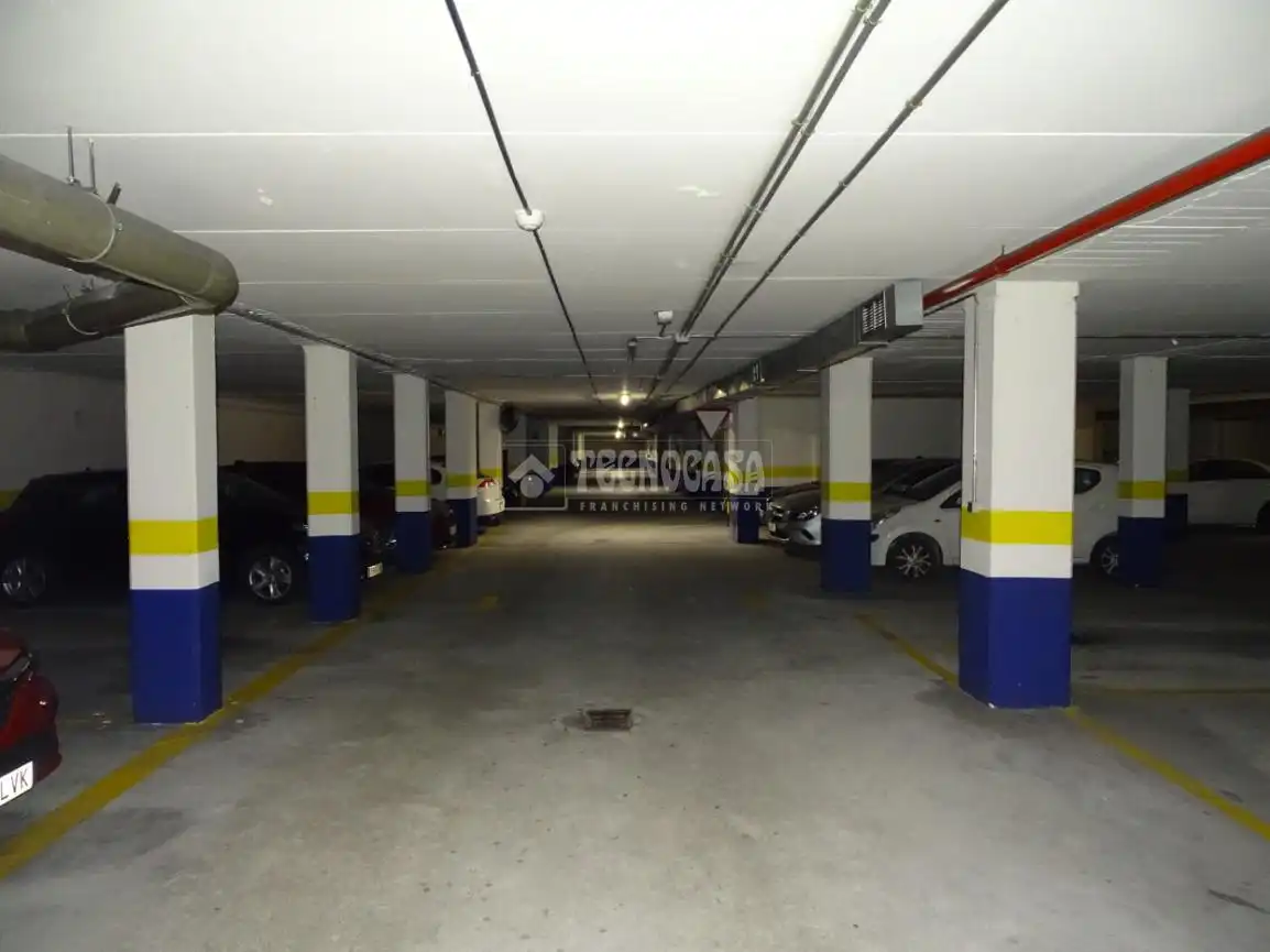Parking de Piso en venta en Valladolid con Aire acondicionado y Calefacción