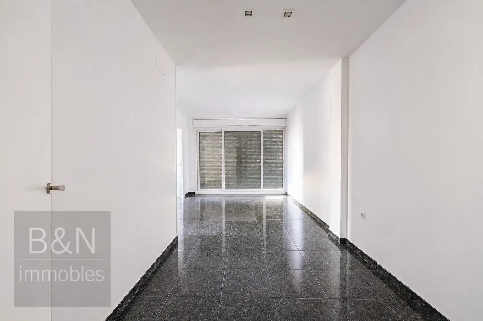 Flat with terrace for sale in Nord-oest, imagen 2
