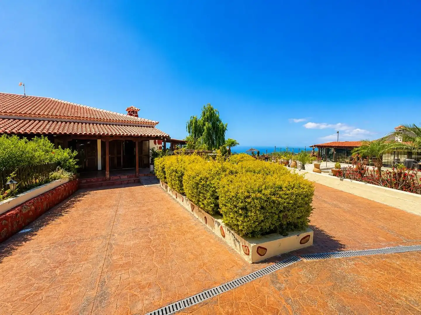 Vista exterior de Casa o xalet en venda en San Miguel de Abona amb Jardí privat, Traster i Piscina