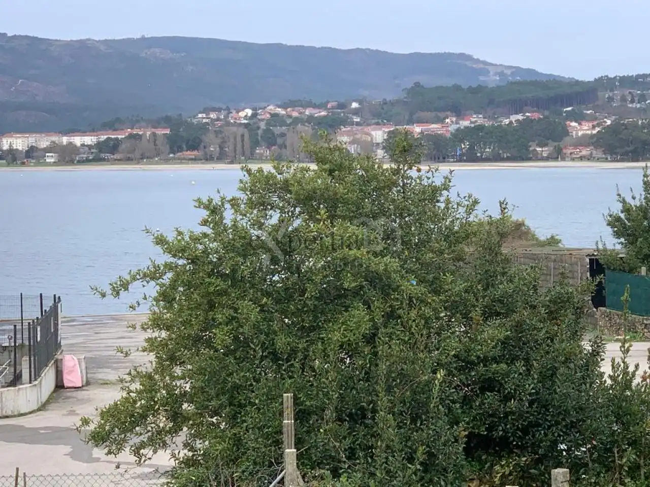 Casa amb jardí en venda a Boiro, imagen 5