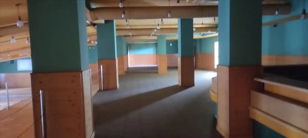 Commercial properties for sale in KRYSTAL PARC.PEÑA ROCIAS URB. BEZANA LAGO UAU-1 C/, Bezana - Prezanes