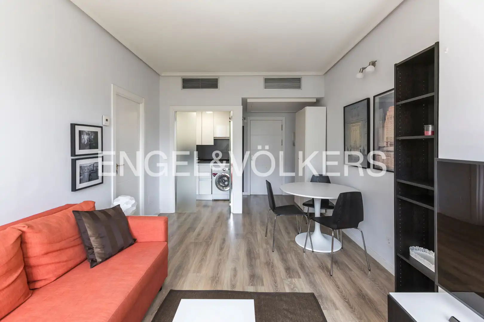 Living room of Flat for rent in Madrid  with Air Conditioner and Heating