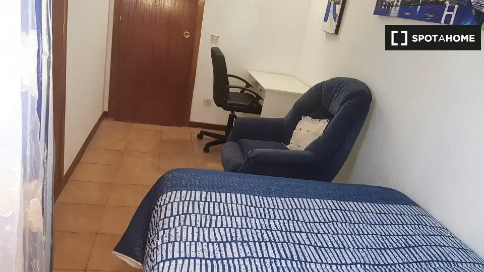 Bedroom of Flat for rent in Alcalá de Henares  with Air Conditioner, Heating and Furnished
