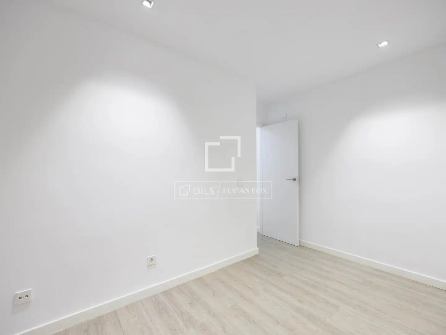 Schlafzimmer von Wohnung zur Miete in Valencia mit Klimaanlage, Heizung und Parkett