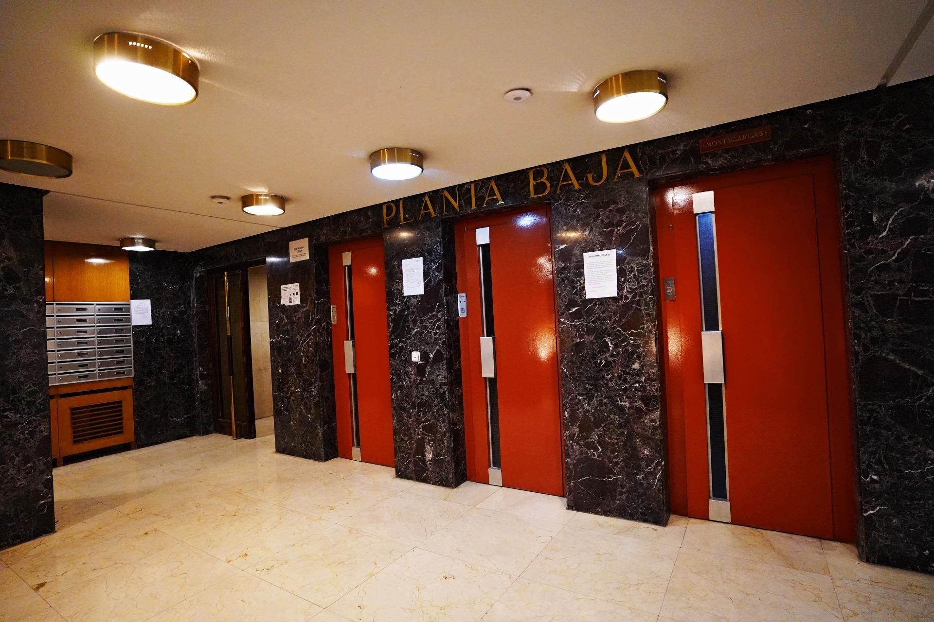 Flat to rent in  Madrid Capital  with Air Conditioner, Heating and Private garden