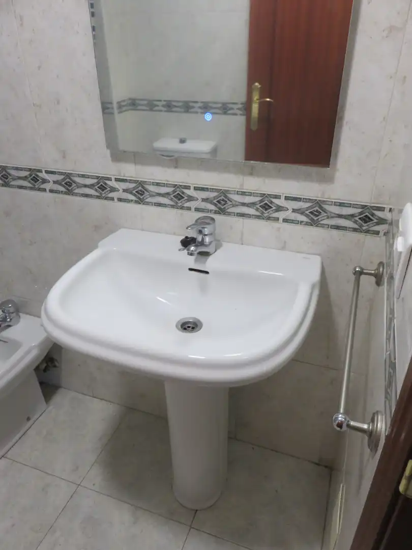 Badezimmer von Wohnungen zur Miete in Castrillón mit Heizung, Möbliert und Ofen