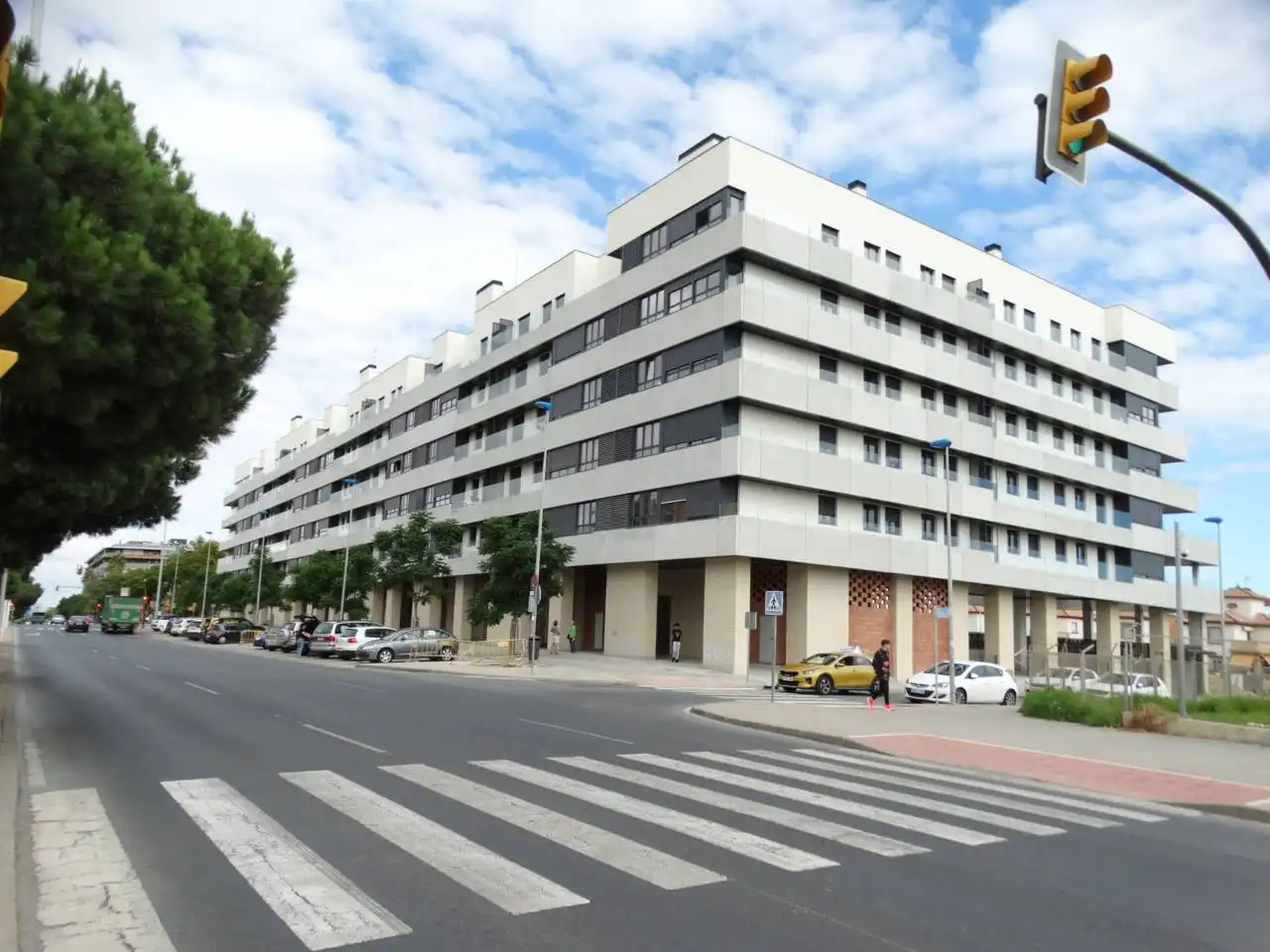 Vista exterior de Local de alquiler en Huelva