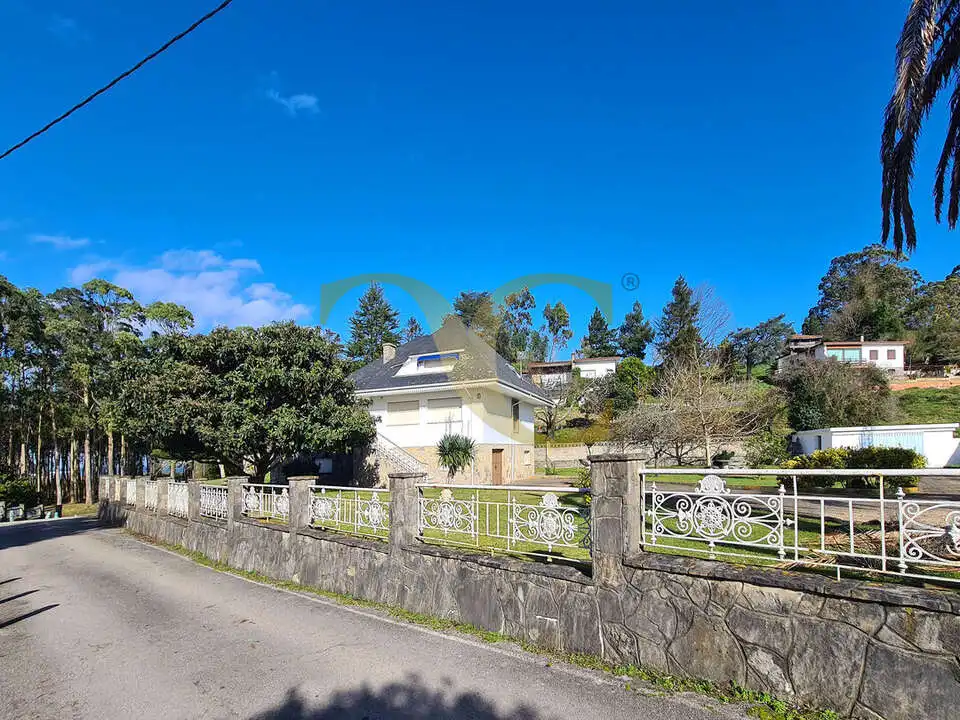 Vista exterior de Casa o xalet en venda en Villaviciosa amb Calefacció, Jardí privat i Terrassa