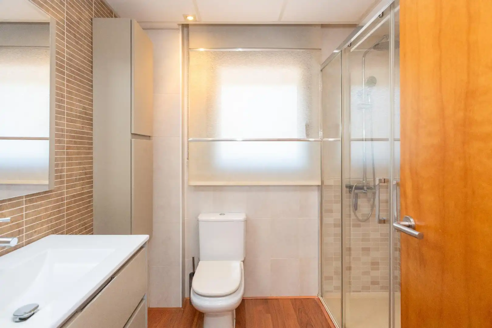 Bathroom of Houses for rent in Girona  with Air Conditioner, Private garden and Terrace