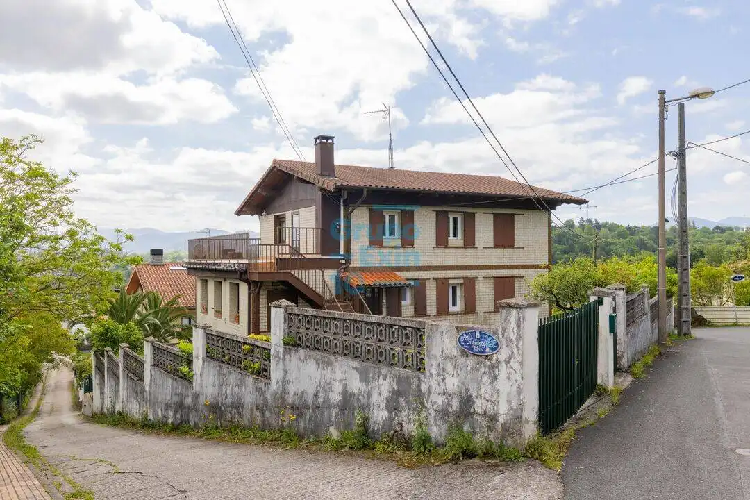 Vista exterior de Casa o chalet en venta en Donostia - San Sebastián  con Calefacción, Jardín privado y Terraza