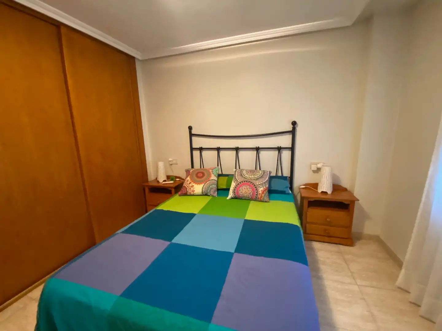 Habitación de Piso de alquiler en Elche / Elx con Aire acondicionado, Amueblado y Horno