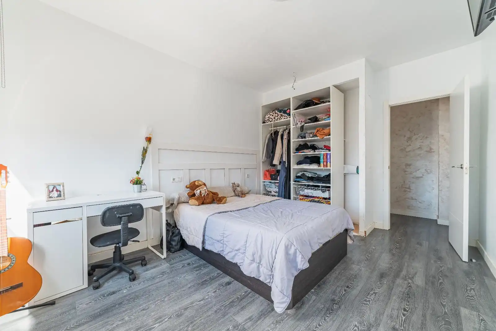 Schlafzimmer von Einfamilien-Reihenhaus zum Verkauf in Canet de Mar mit Klimaanlage, Heizung und Privatgarten