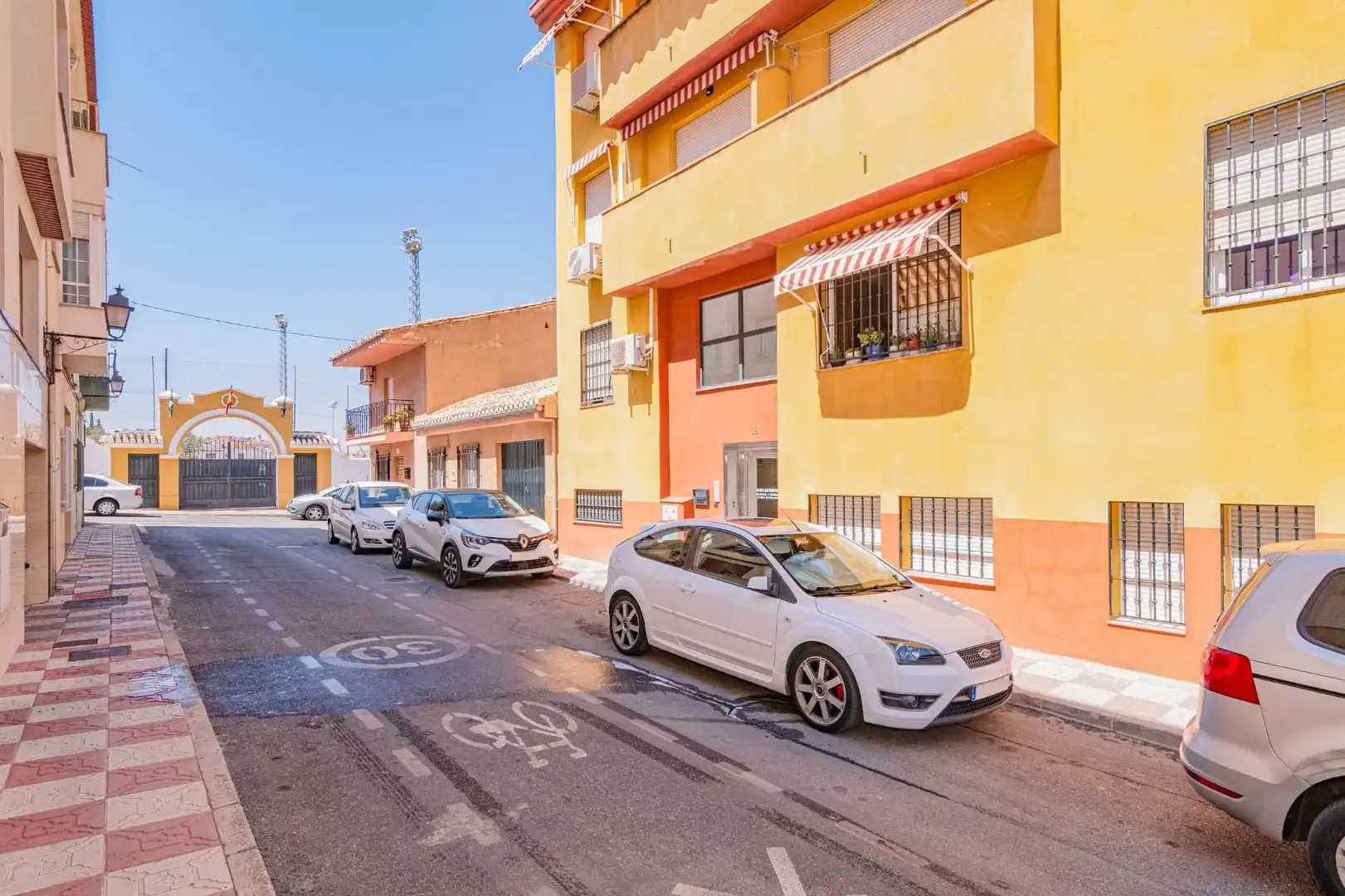 Exterior view of Flat for sale in La Zubia  with Air Conditioner