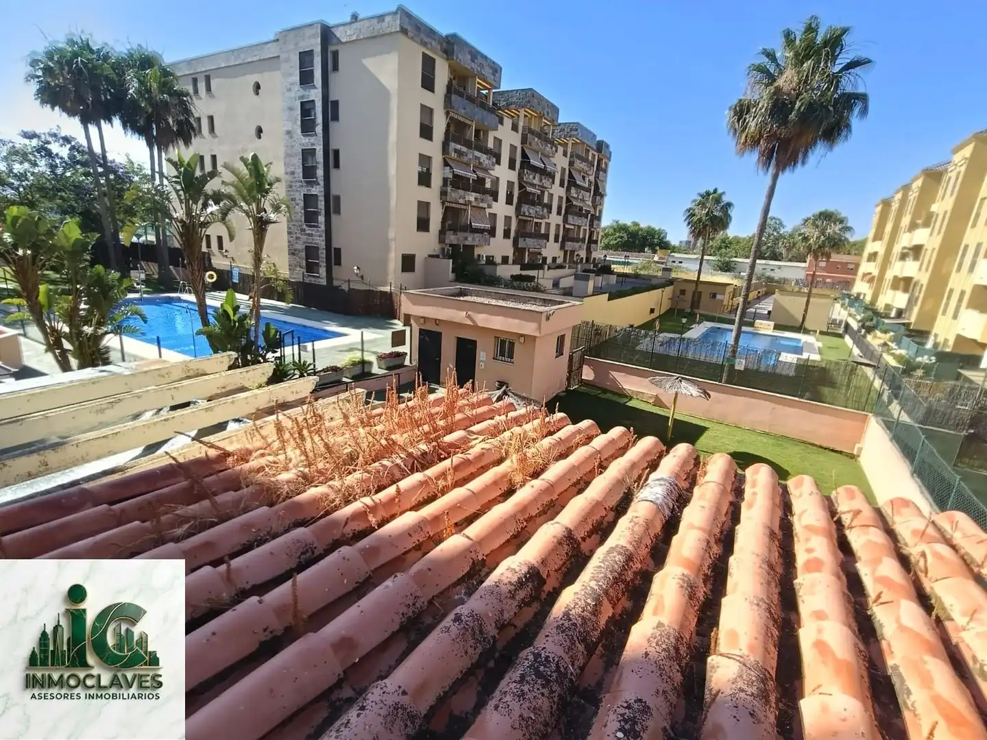 Schwimmbecken von Wohnung zum Verkauf in Algeciras mit Terrasse, Schwimmbad und Möbliert