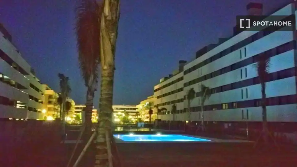 Piscina de Apartament per a compartir en Torremolinos amb Aire condicionat, Terrassa i Moblat