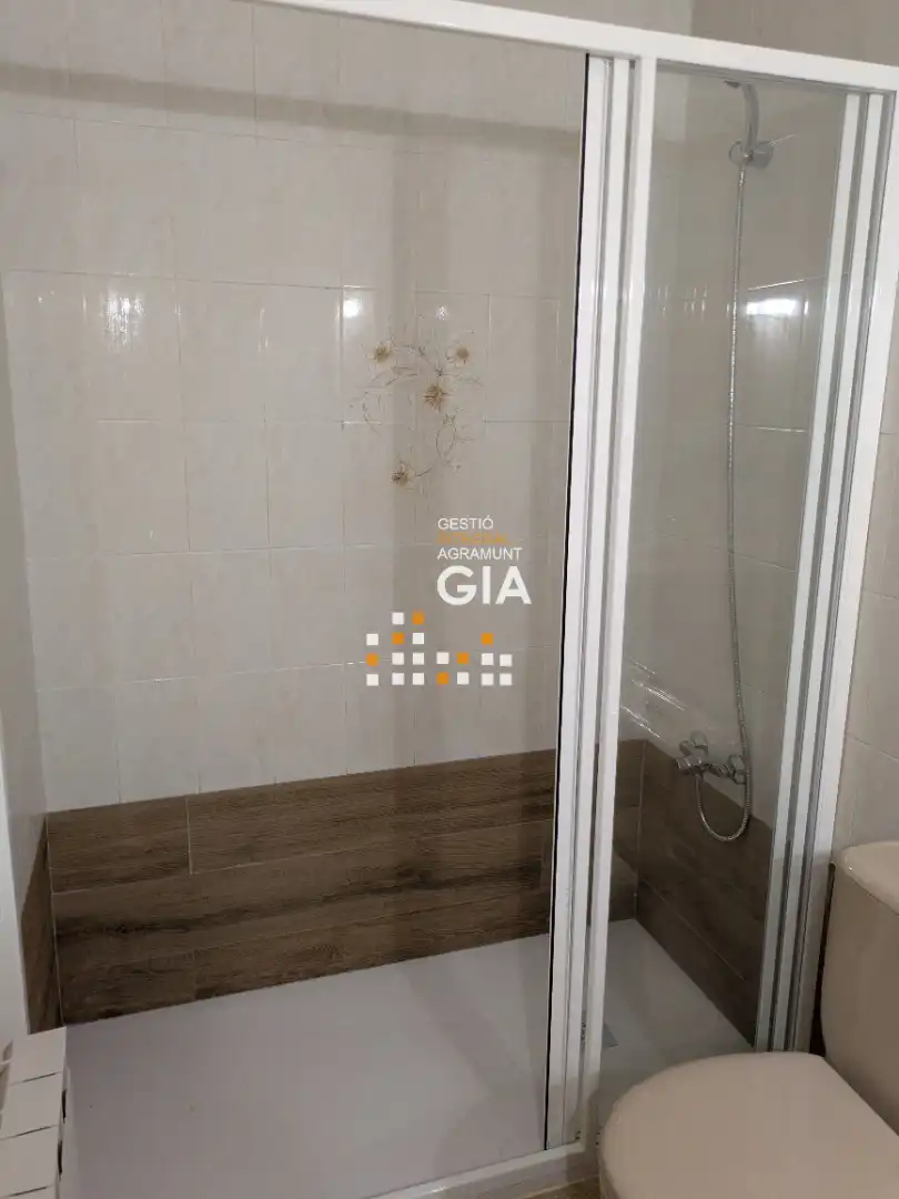 Bany de Casa adosada en venda en Agramunt amb Aire condicionat, Calefacció i Jardí privat