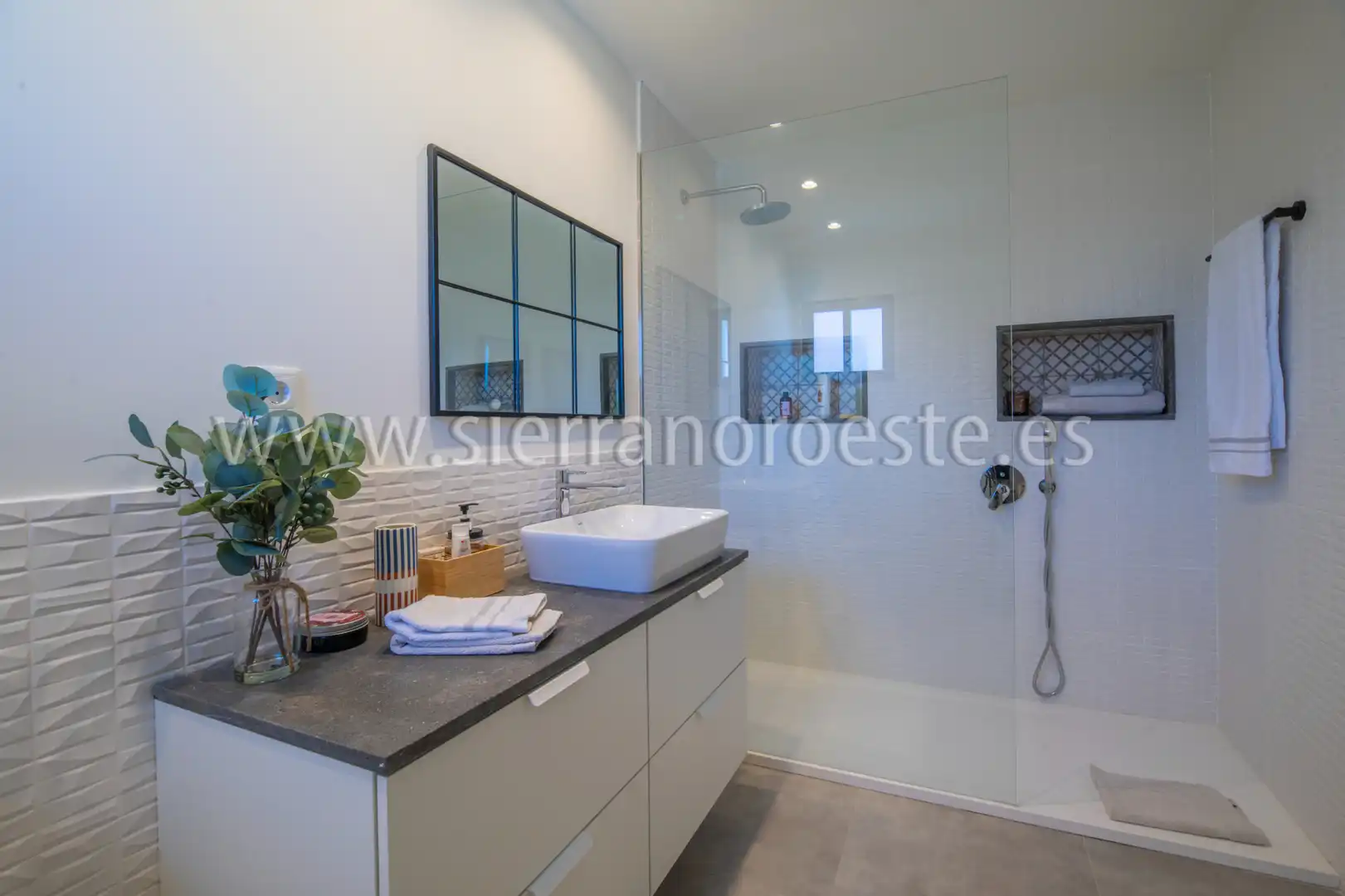 Baño de Casa o chalet de alquiler en Las Rozas de Madrid con Aire acondicionado, Calefacción y Jardín privado