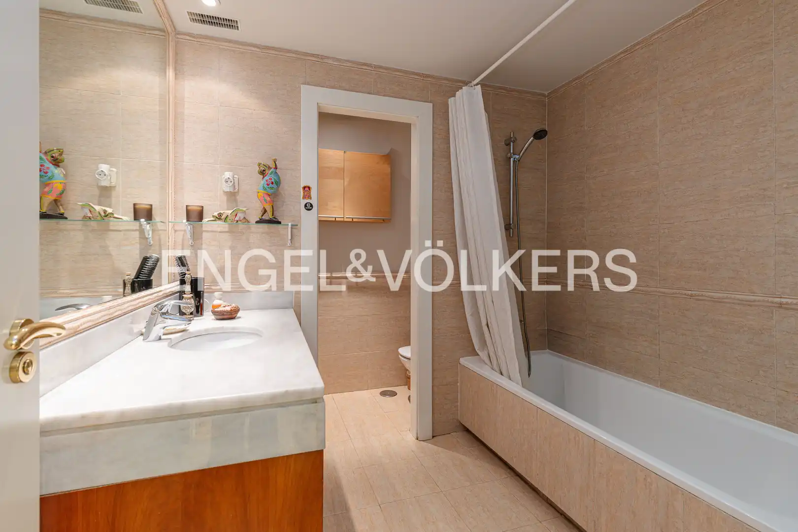 Bathroom of Houses for sale in Las Rozas de Madrid  with Heating, Private garden and Parquet flooring