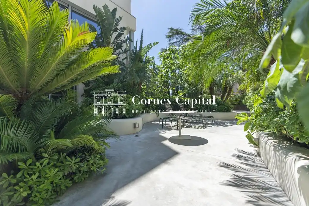 Terrassa de Casa o xalet en venda en Barcelona amb Aire condicionat, Calefacció i Jardí privat