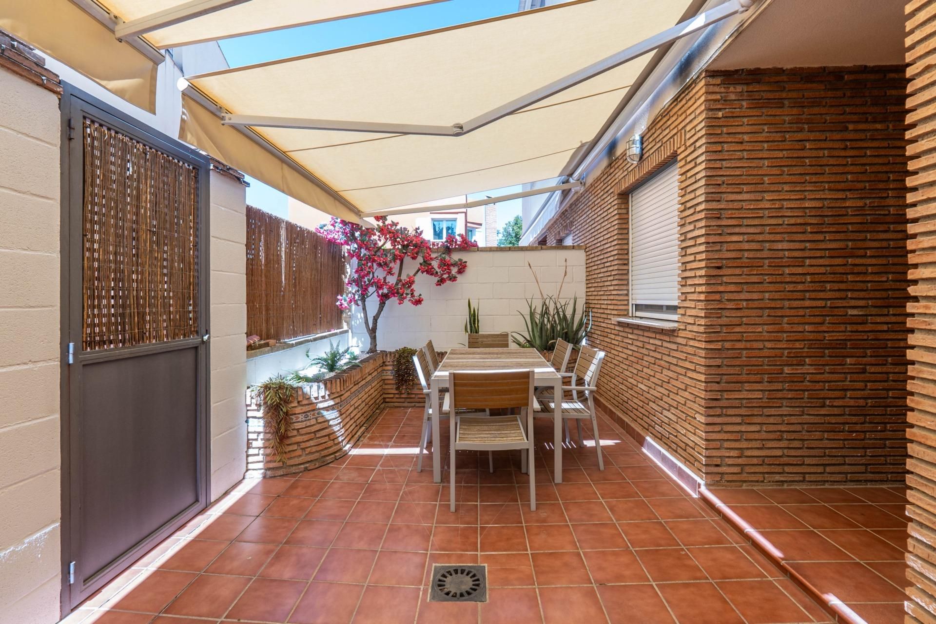 Terraza de Casa o chalet en venta en  Granada Capital con Aire acondicionado, Calefacción y Jardín privado