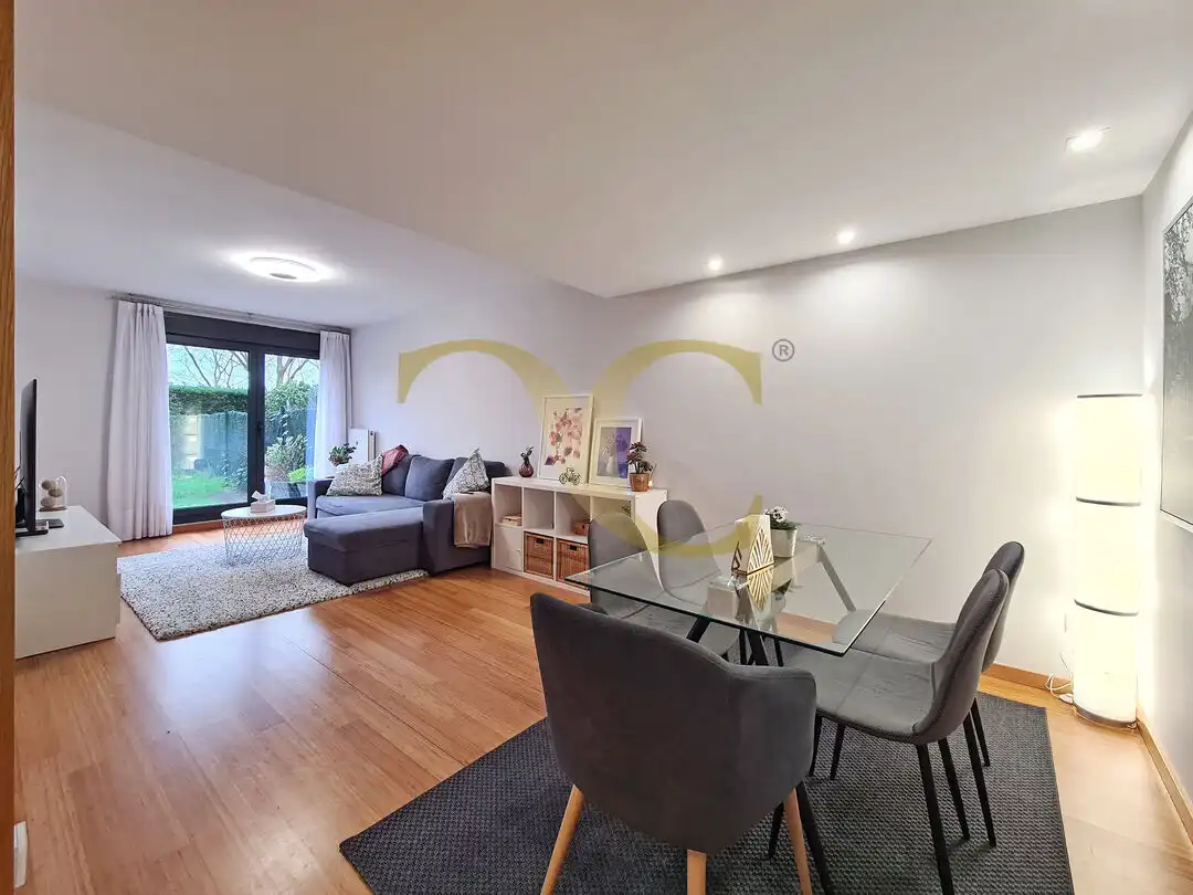 Wohnzimmer von Wohnung zum Verkauf in Oviedo  mit Heizung, Privatgarten und Terrasse