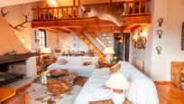 Sala d'estar de Àtic en venda en Llívia amb Calefacció, Parquet i Terrassa