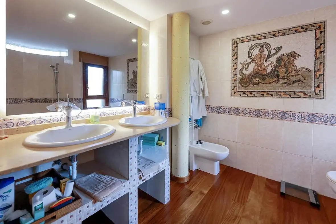 Bany de Casa o xalet en venda en Calatayud amb Aire condicionat, Calefacció i Jardí privat
