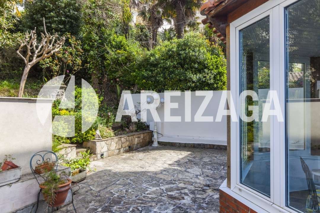 Jardín de Piso en venta en Donostia - San Sebastián  con Calefacción, Jardín privado y Terraza
