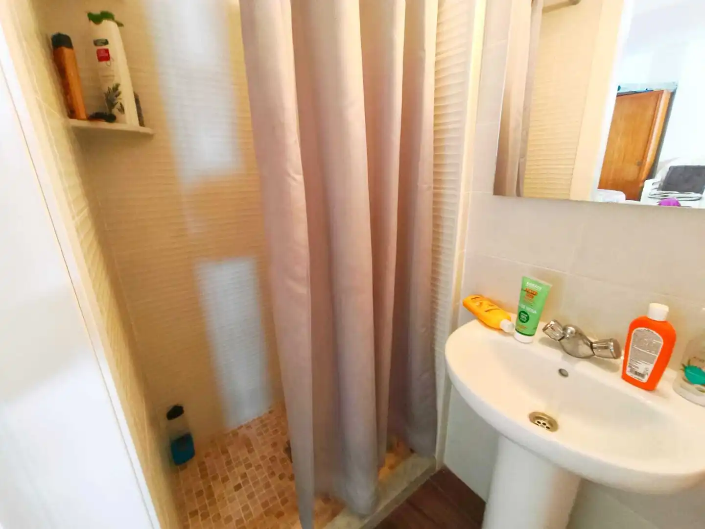 Bany de Pis de lloguer en Favara amb Terrassa, Piscina i Balcó