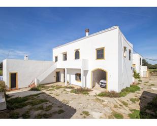 Vista exterior de Finca rústica en venda en Ciutadella de Menorca amb Terrassa i Piscina