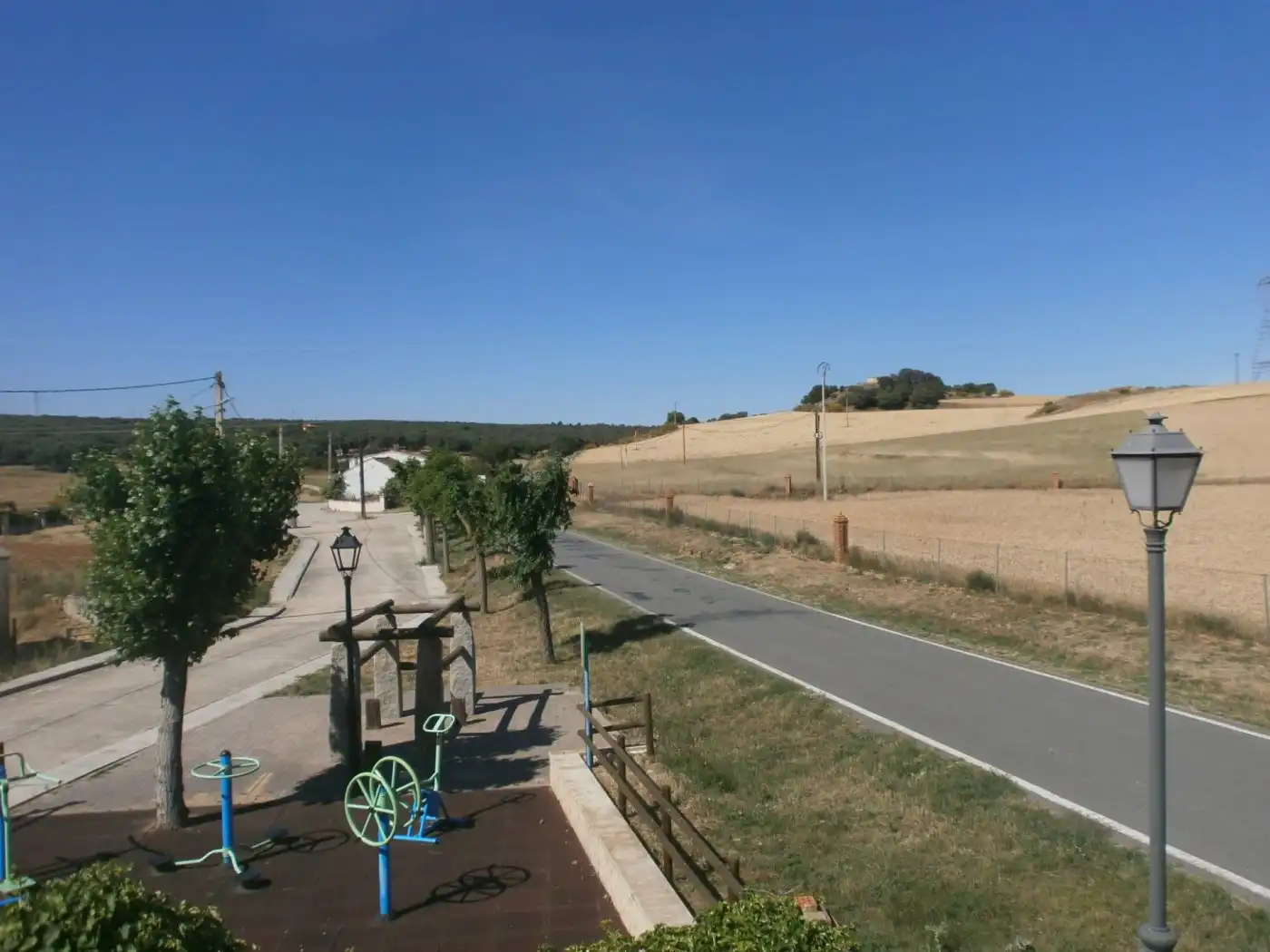 Vista exterior de Casa o xalet en venda en Lastras del Pozo amb Calefacció, Jardí privat i Terrassa