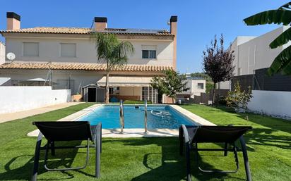 Piscina de Casa adosada en venda en Montserrat amb Terrassa i Piscina